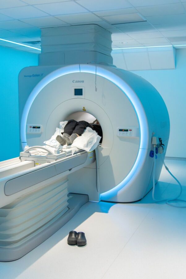 IRM genou sensation confinement