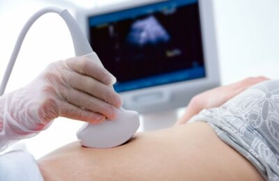 Comment se Passe une Échographie Abdominale : Étapes et Conseils